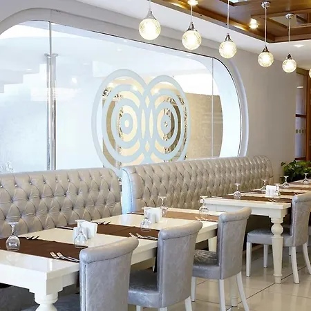 Sunconnect Grand Ideal Premium 酒店 马尔马里斯